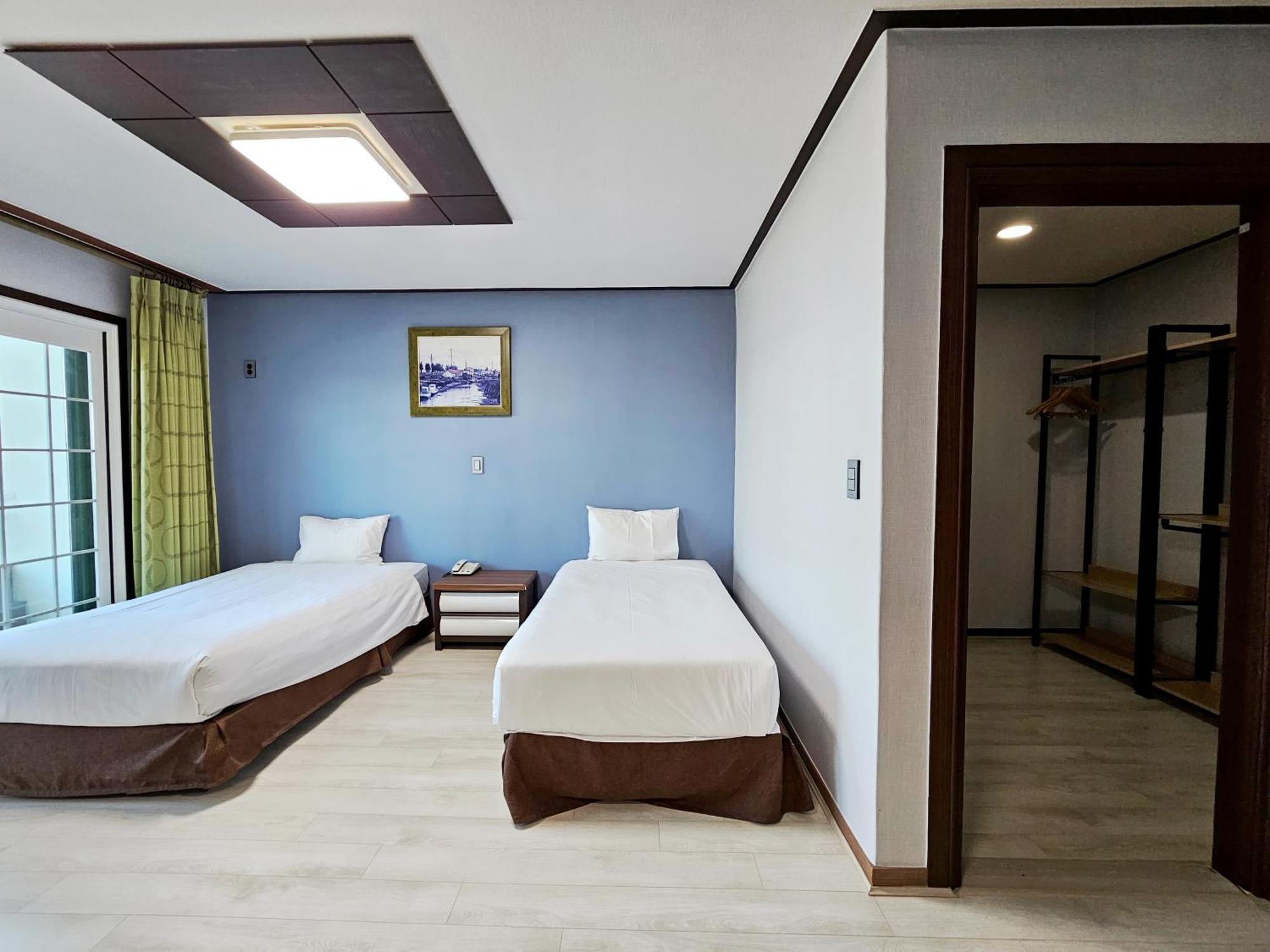 Sea Cliff Hotel Jeju Exterior photo